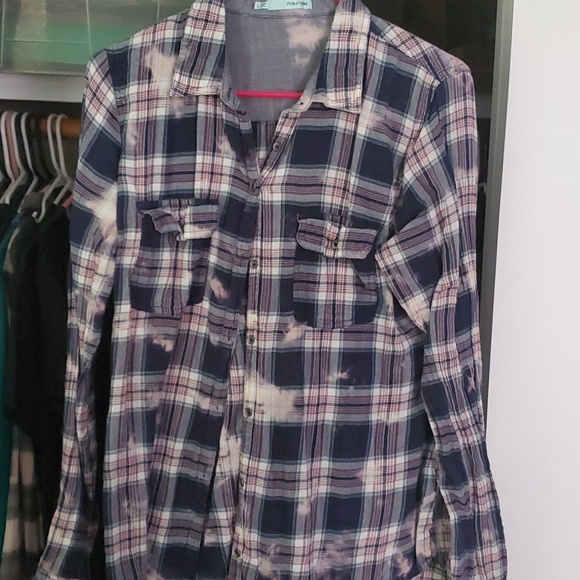 Button down - Picture 2 of 2